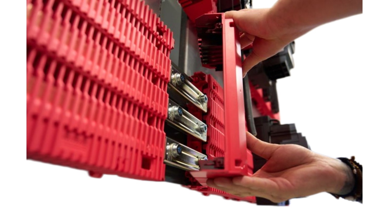 busbar system inside power distribution cabinet